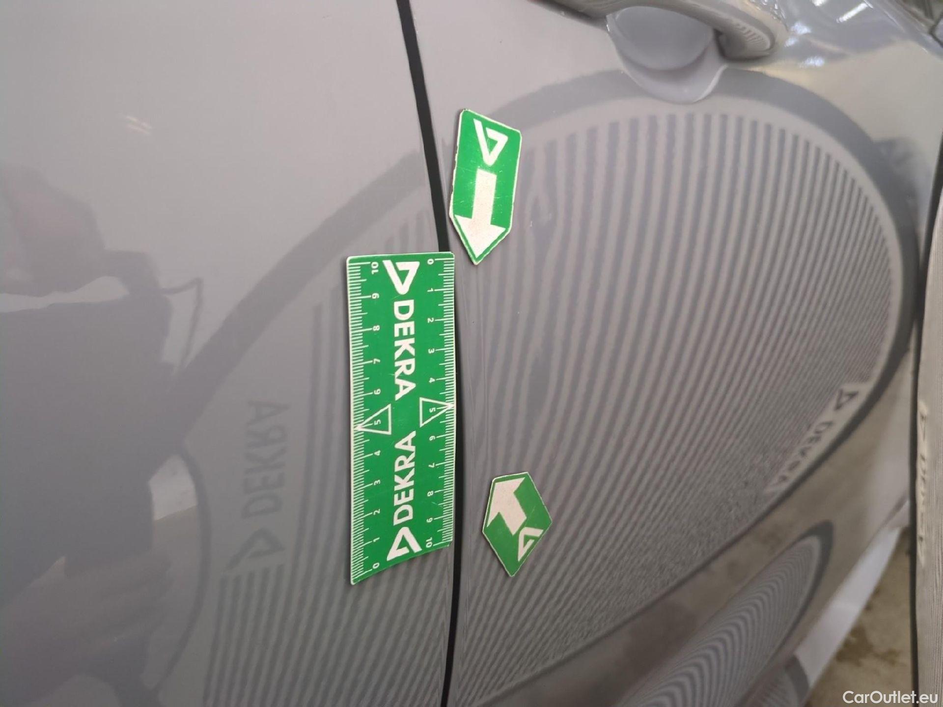  Toyota  Corolla TOYOTA  / 2018 / 5P / Berline Hybride 184h Dynamic Business Stage Acad #36