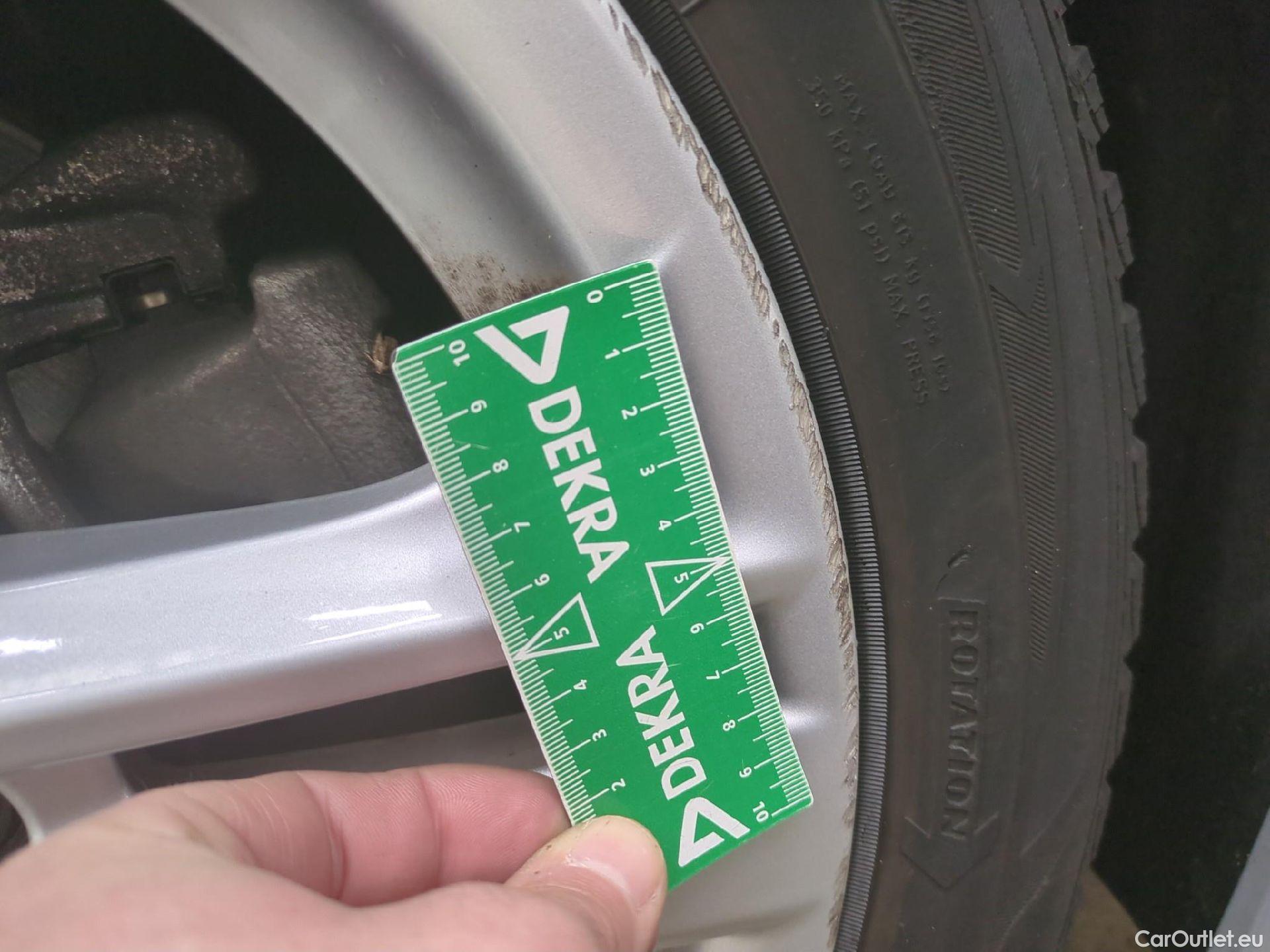  Toyota  Corolla TOYOTA  / 2018 / 5P / Berline Hybride 184h Dynamic Business Stage Acad #15