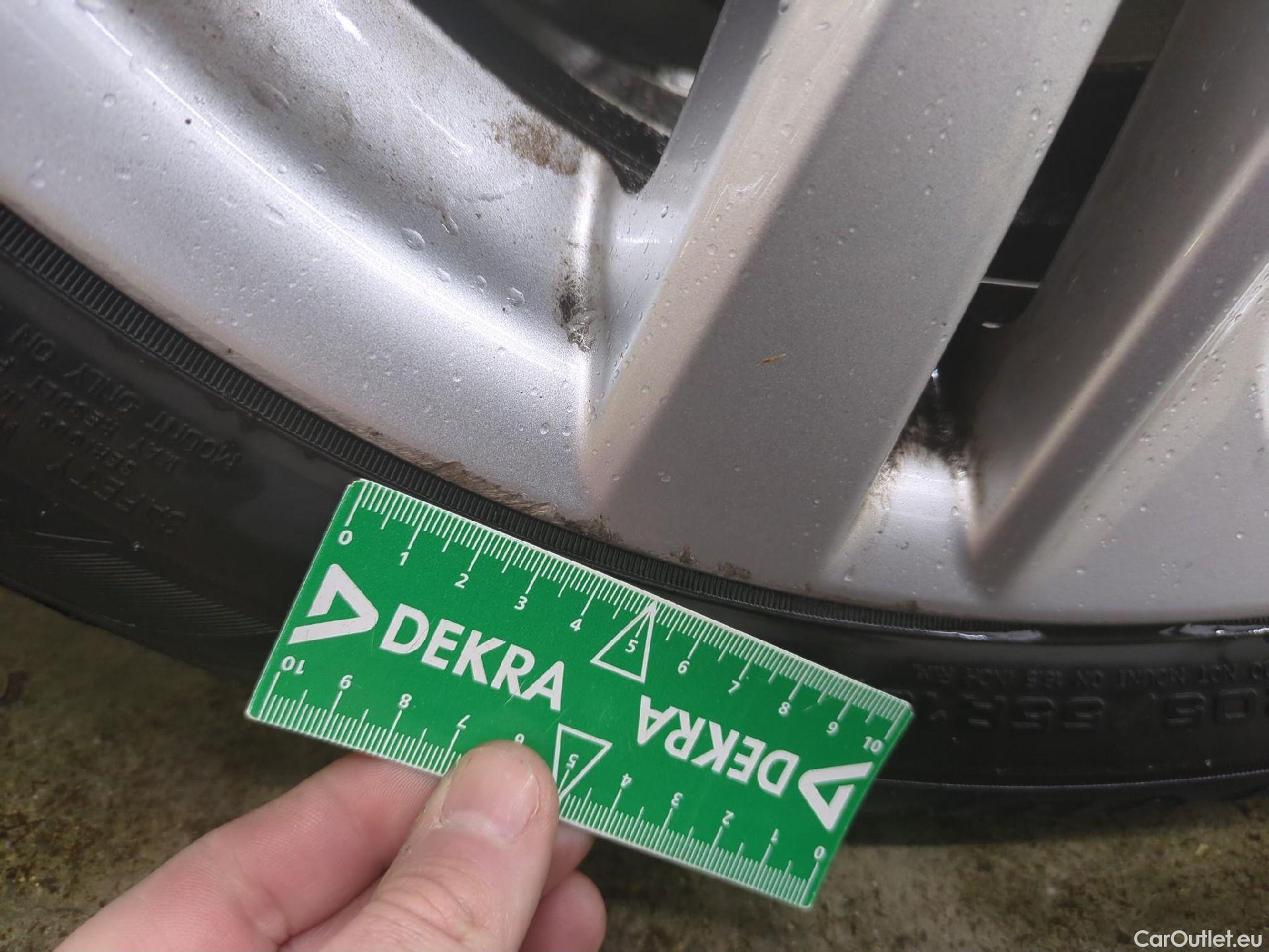  Toyota  Corolla TOYOTA  / 2018 / 5P / Berline Hybride 184h Dynamic Business Stage Acad #3