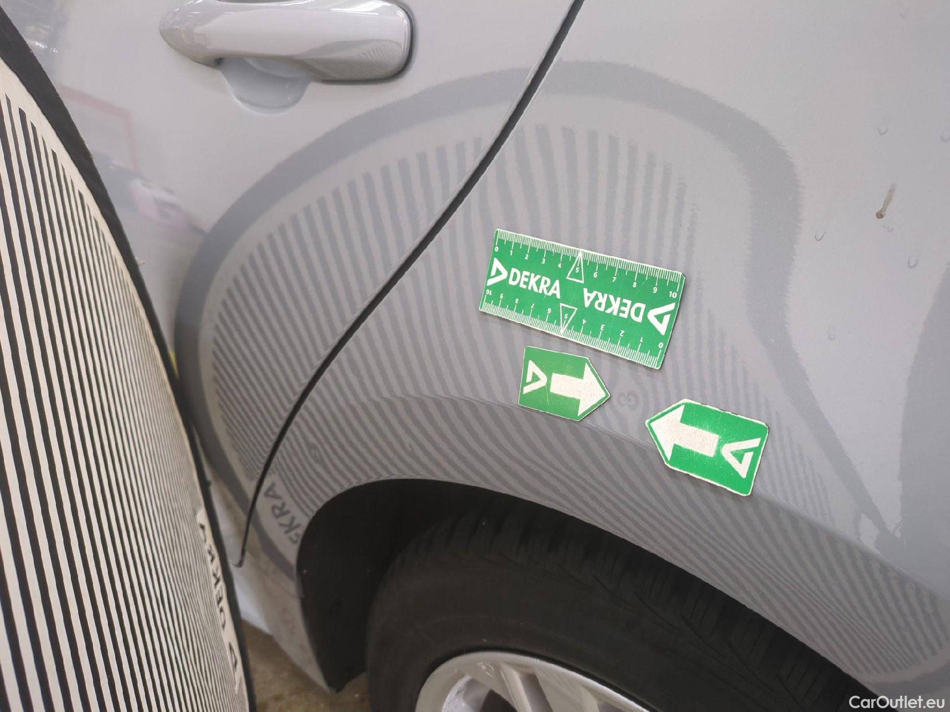  Toyota  Corolla TOYOTA  / 2018 / 5P / Berline Hybride 184h Dynamic Business Stage Acad #29