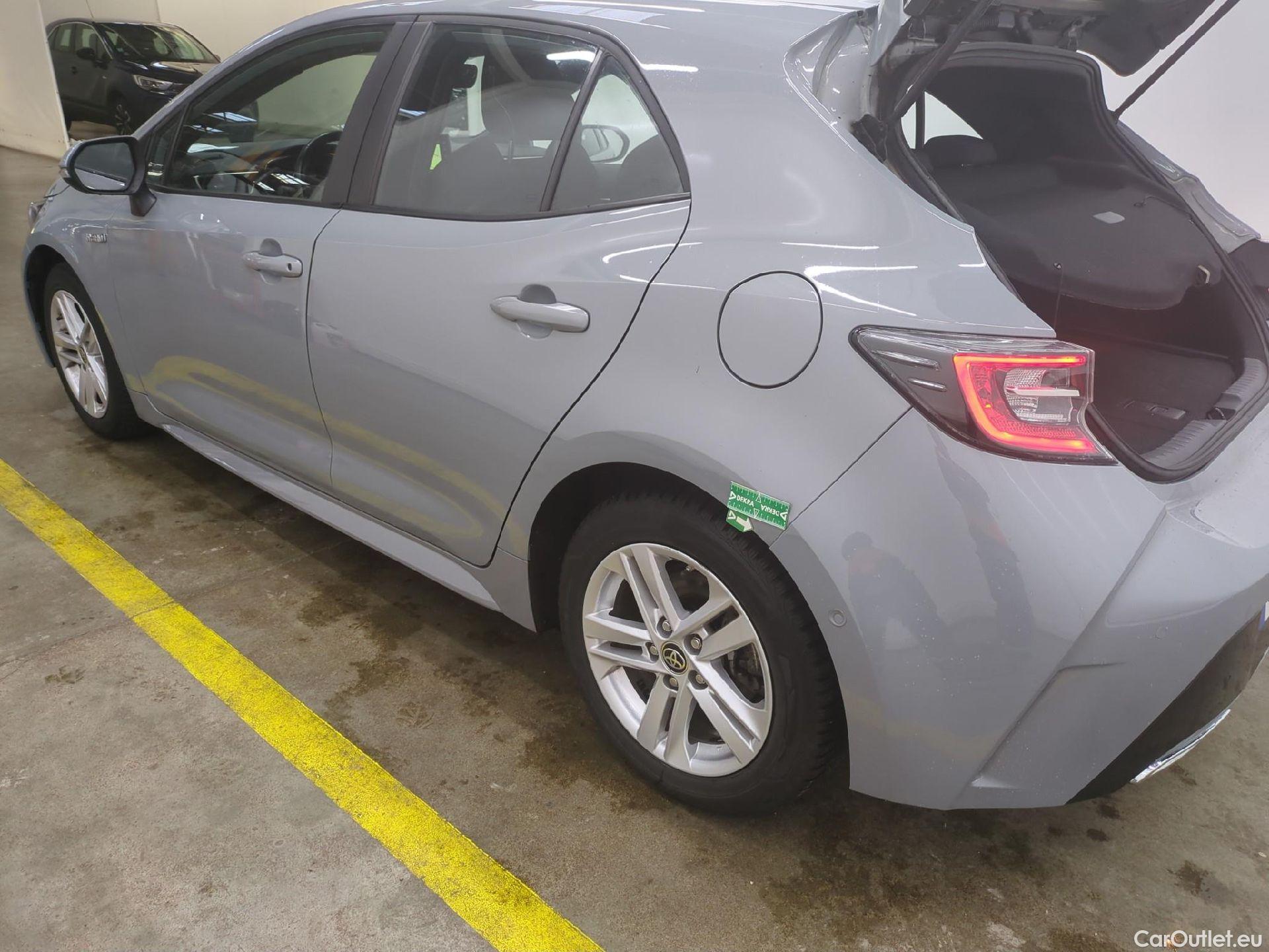  Toyota  Corolla TOYOTA  / 2018 / 5P / Berline Hybride 184h Dynamic Business Stage Acad #30