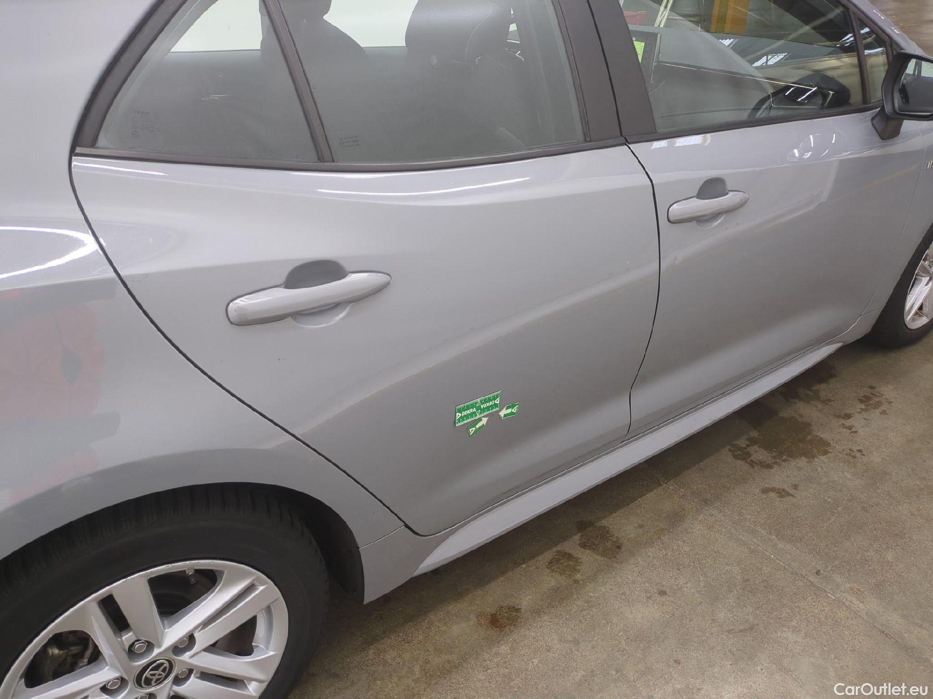  Toyota  Corolla TOYOTA  / 2018 / 5P / Berline Hybride 184h Dynamic Business Stage Acad #32