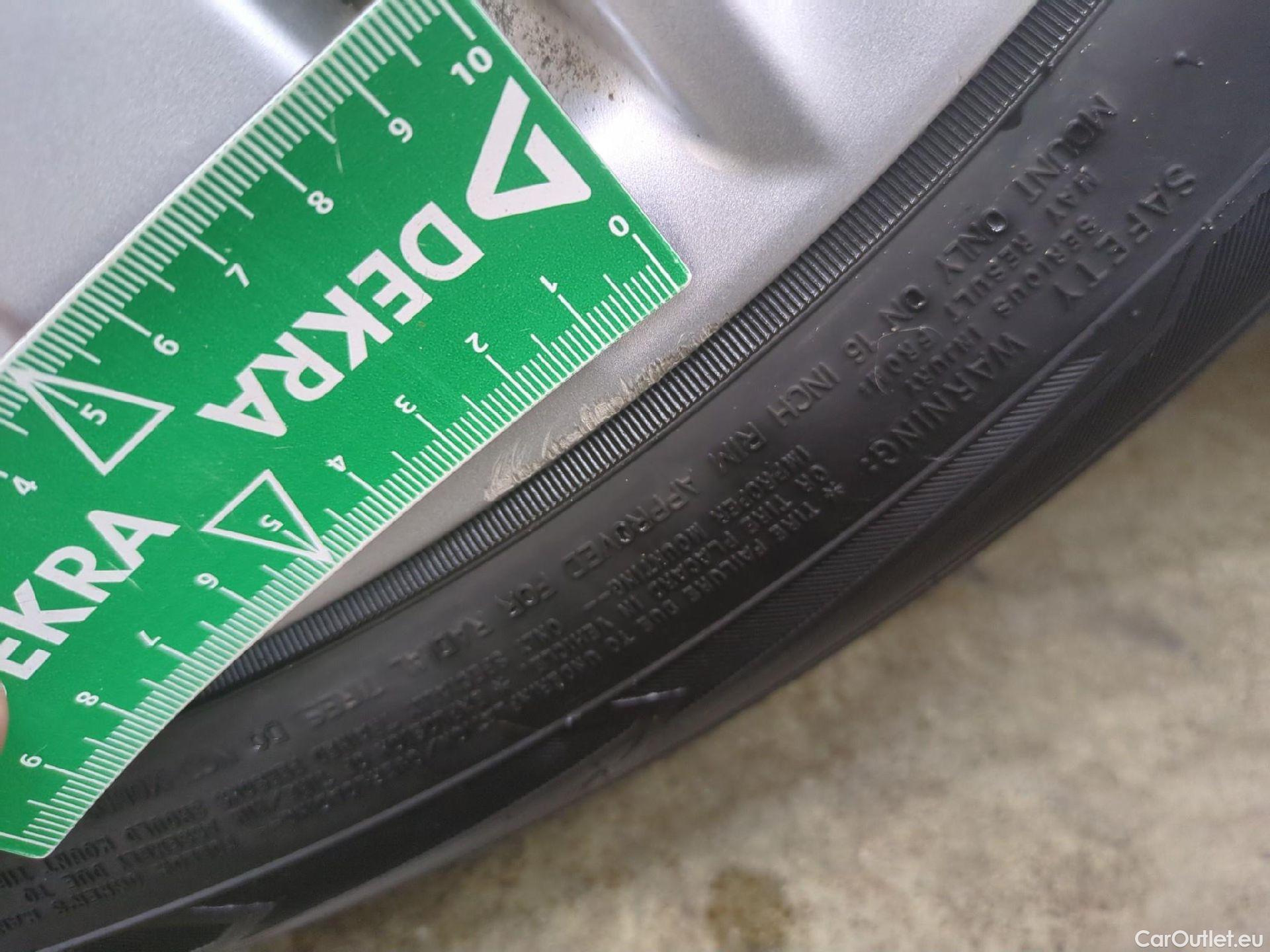  Toyota  Corolla TOYOTA  / 2018 / 5P / Berline Hybride 184h Dynamic Business Stage Acad #12