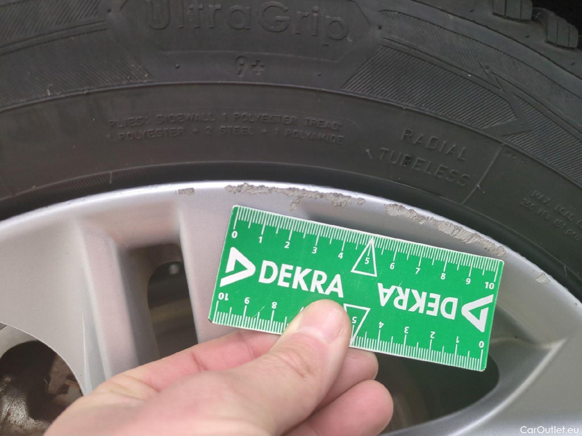  Toyota  Corolla TOYOTA  / 2018 / 5P / Berline Hybride 184h Dynamic Business Stage Acad #10