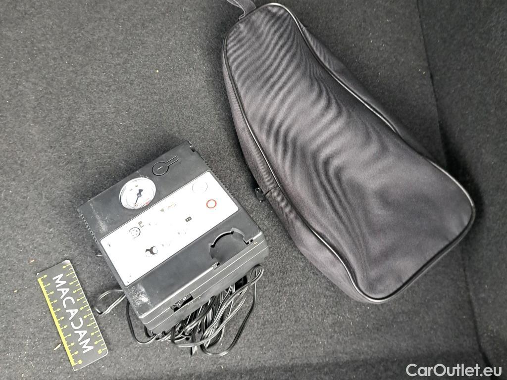  Volkswagen  ID.3 VOLKSWAGEN  / 2020 / 5P / Berline 58 kWh 204ch Pro Performance Active(SL) #13