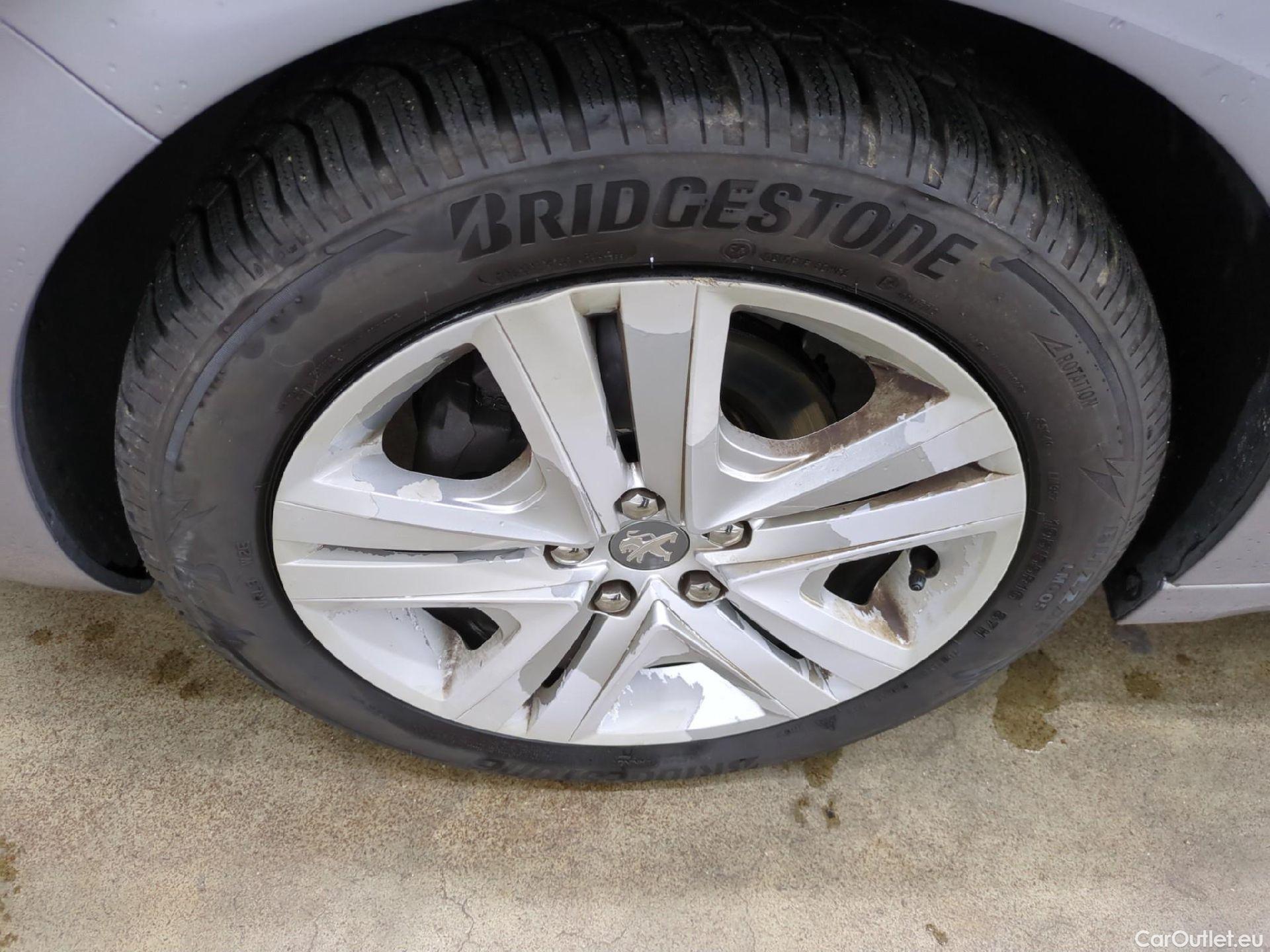  Peugeot  208  Allure Business 1.2 PureTech 110CV BVM6 E6dT #5