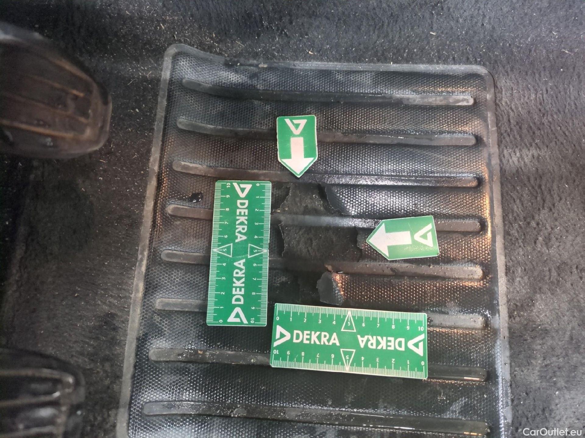  Peugeot  208  Premium 1.5 HDi 100CV BVM6 E6d #15