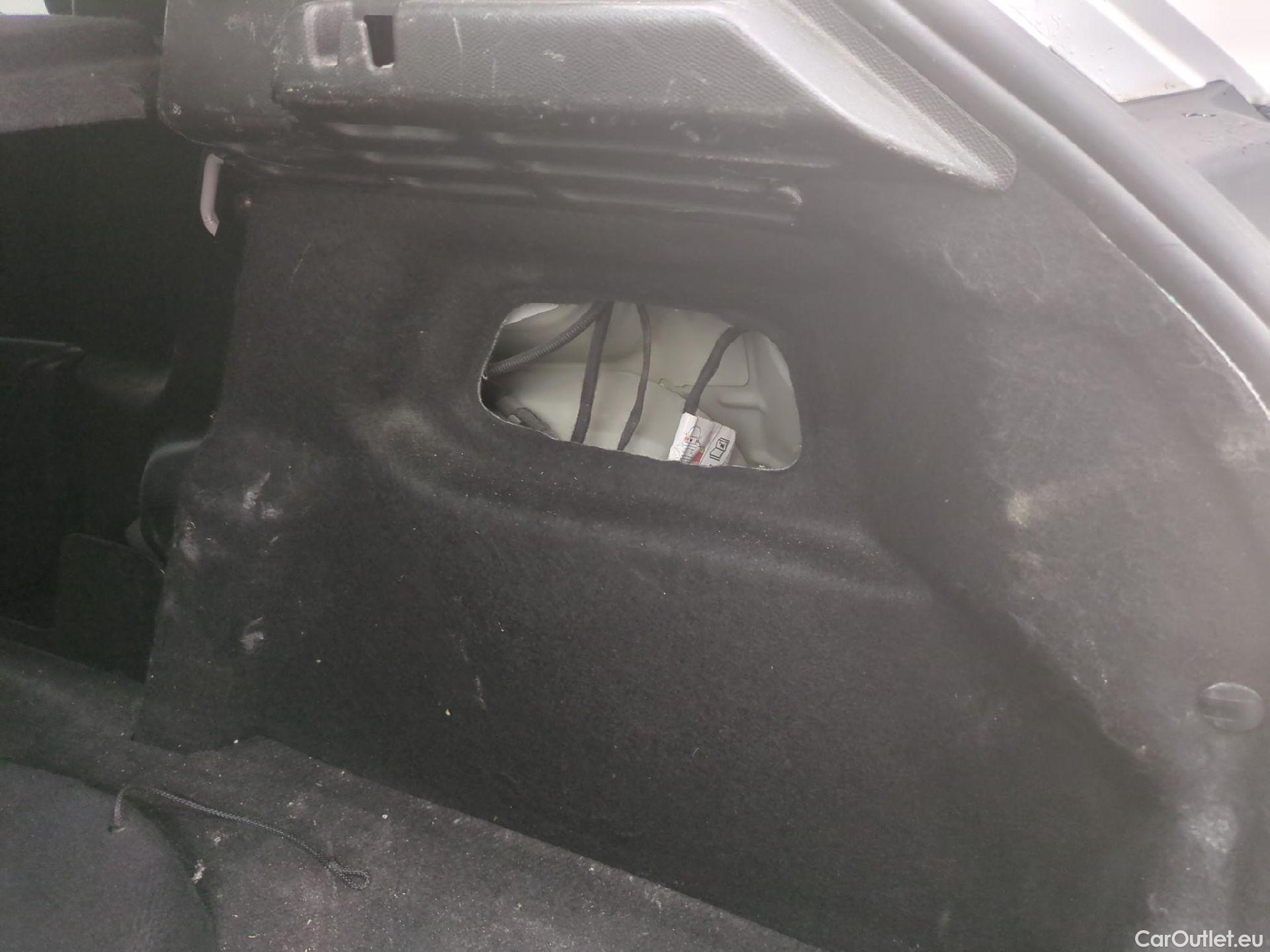  Peugeot  208  Premium 1.5 HDi 100CV BVM6 E6d #40