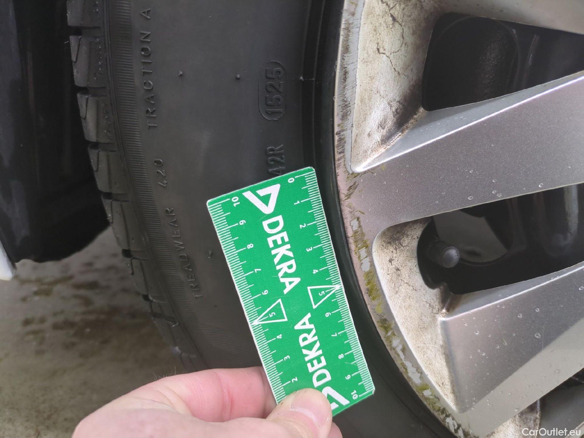  Peugeot  208  Premium 1.5 HDi 100CV BVM6 E6d #2