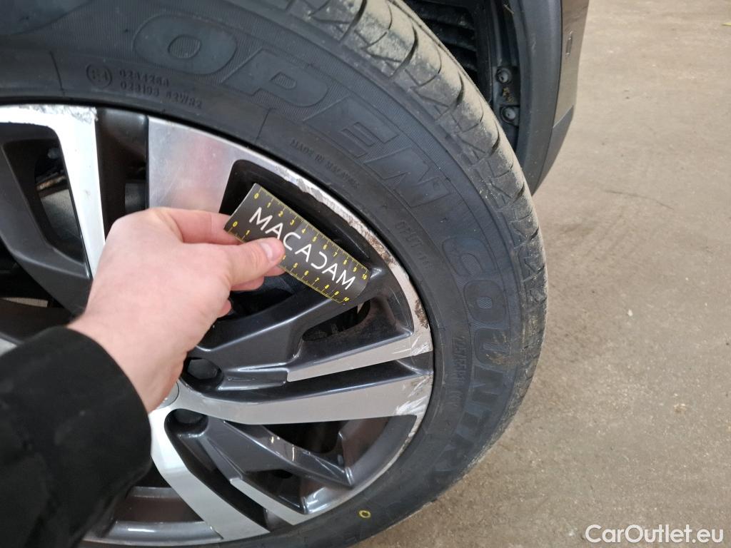  Peugeot  3008 PEUGEOT  2020 5P SUV 1.6 HYBRID 225 EAT8 Allure Pack #26