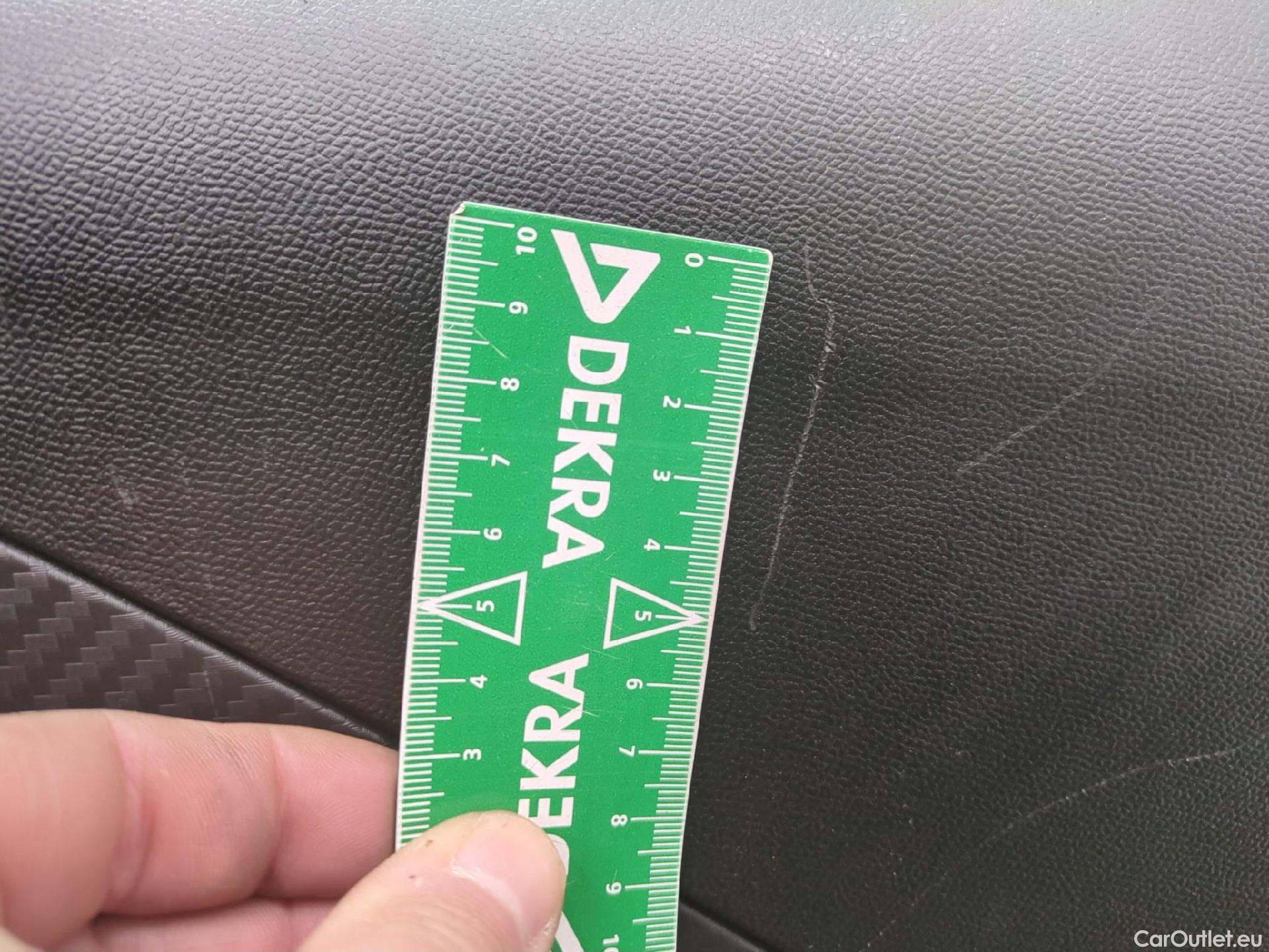  Peugeot  208  Premium 1.5 HDi 100CV BVM6 E6d #48