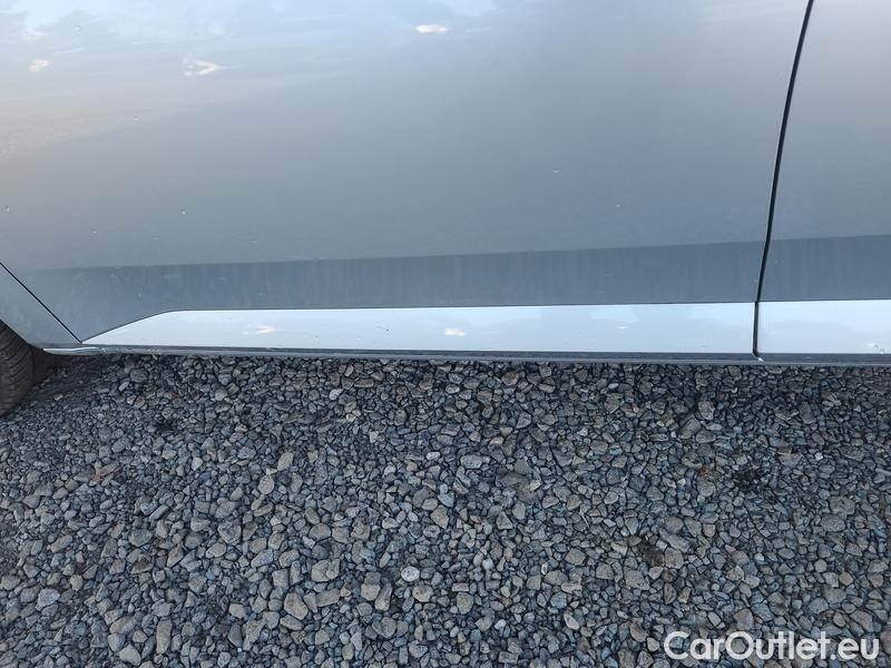  Skoda  Superb  (3V3)(2015) Supe.FL2.0TDI 110 Style AT #4