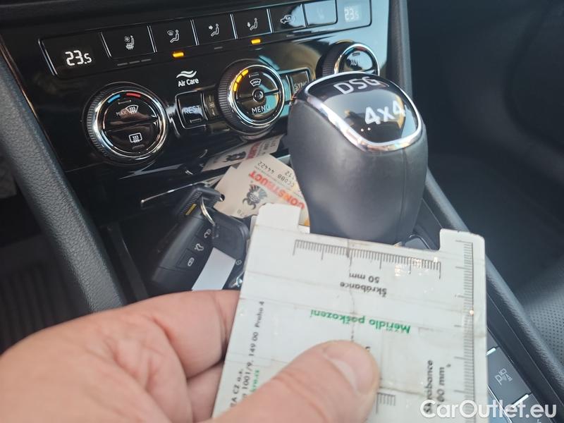  Skoda  Superb  Combi (3V5)(2015) Sup.C.FL2.0TDI 140 L&K 4x4 AT #9