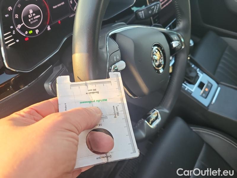  Skoda  Superb  Combi (3V5)(2015) Sup.C.FL2.0TDI 140 L&K 4x4 AT #8