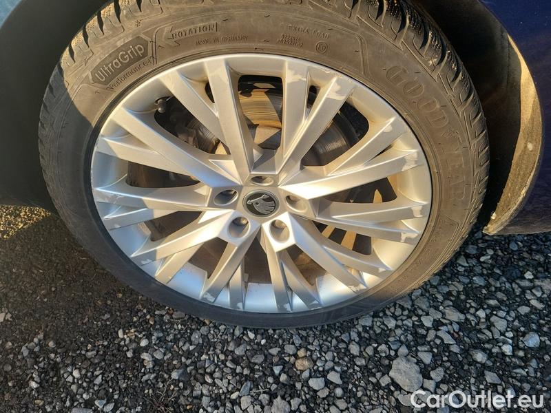  Skoda  Superb  Combi (3V5)(2015) Sup.C.FL2.0TDI 140 L&K 4x4 AT #14