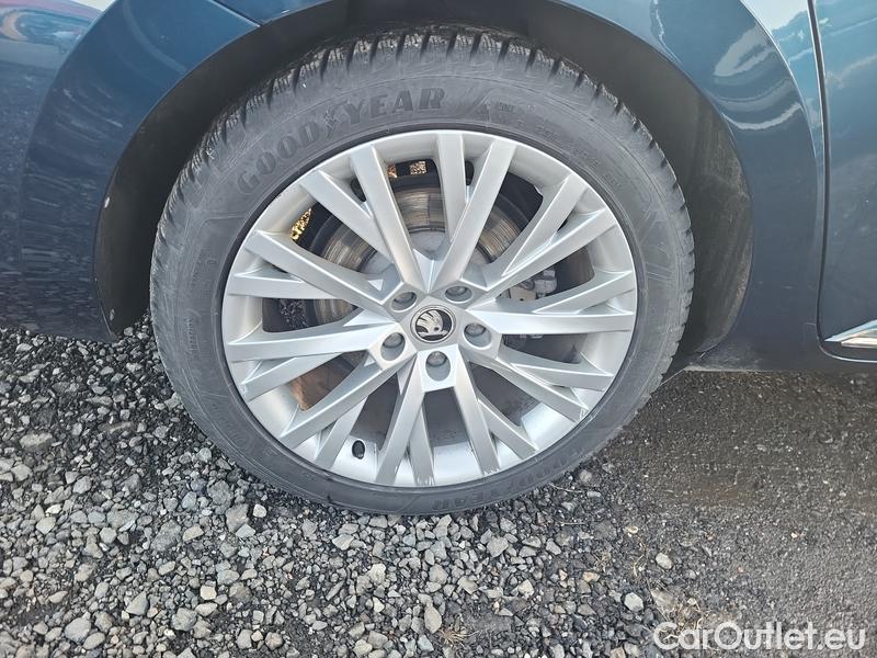  Skoda  Superb  Combi (3V5)(2015) Sup.C.FL2.0TDI 140 L&K 4x4 AT #17