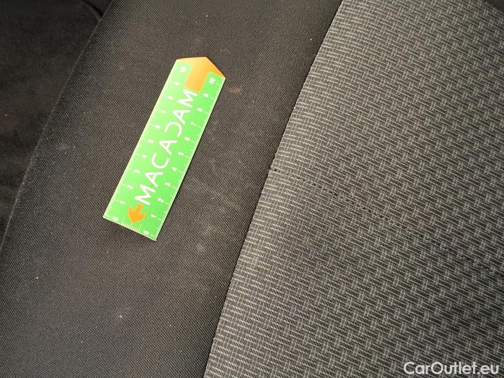  Bmw  Serie 1 BMW Série 1 / 2019 / 5P / Berline 118d BVA8 Business Design #13