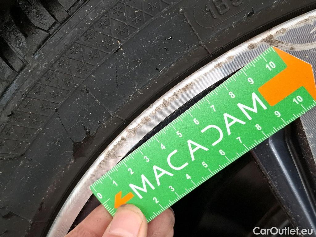  Bmw  Serie 1 BMW Série 1 / 2019 / 5P / Berline 118d BVA8 Business Design #4