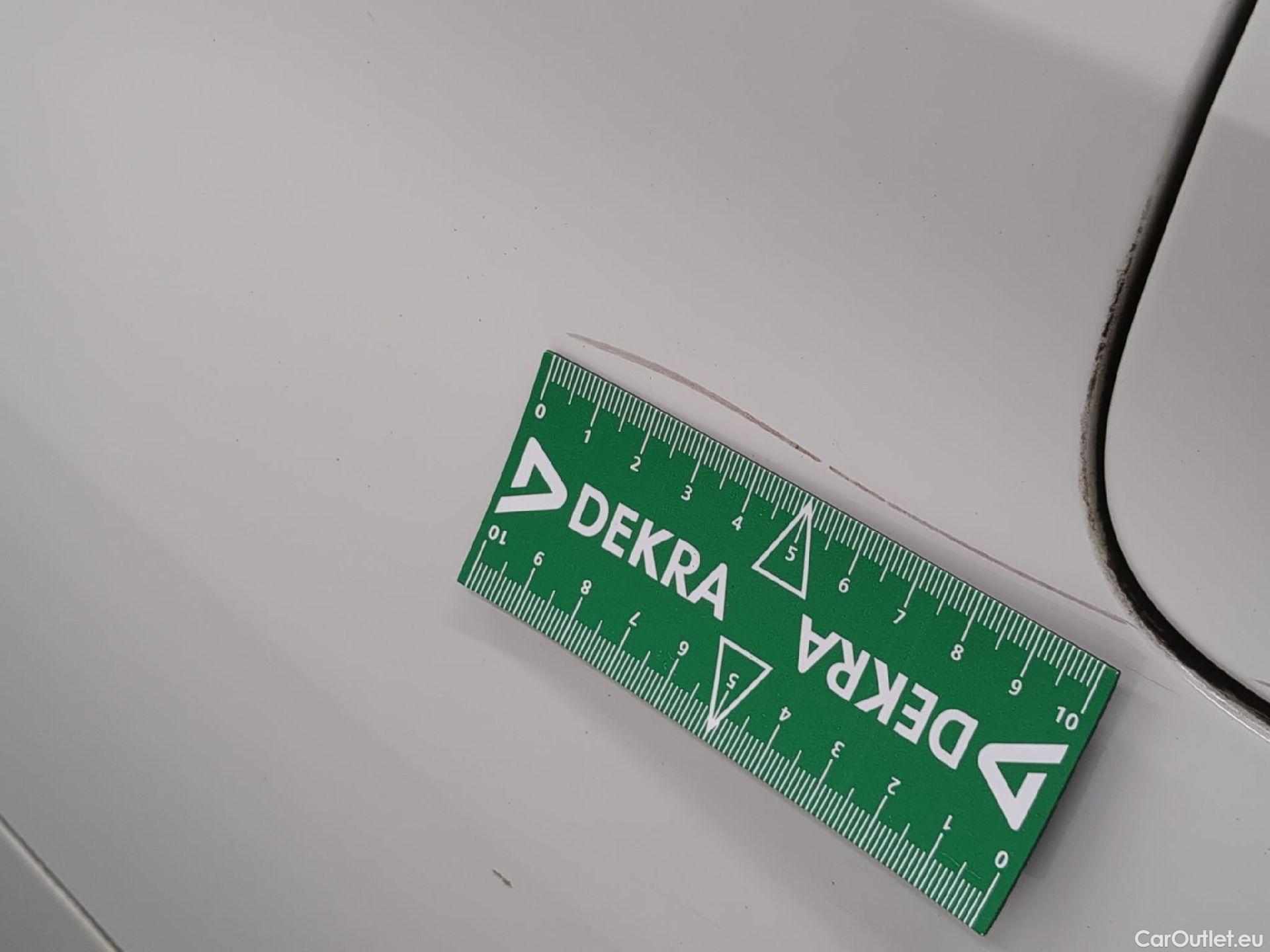  Bmw  Serie 3 BMW Série 3 Touring / 2018 / 5P / Break 318d 150ch Lounge BVA8 #14