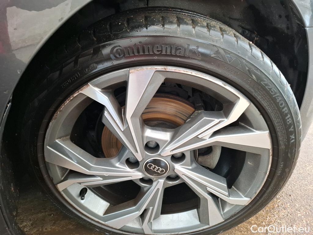  Audi  A3 AUDI  Berline / 2020 / 4P / Berline 35 TFSI 150 MHEV S Tronic S Line #32