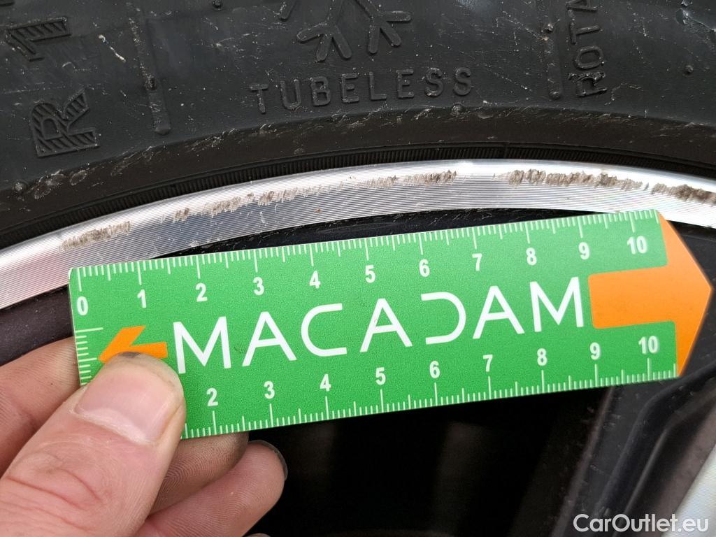  Bmw  Serie 1 BMW Série 1 / 2019 / 5P / Berline 118d BVA8 Business Design #2