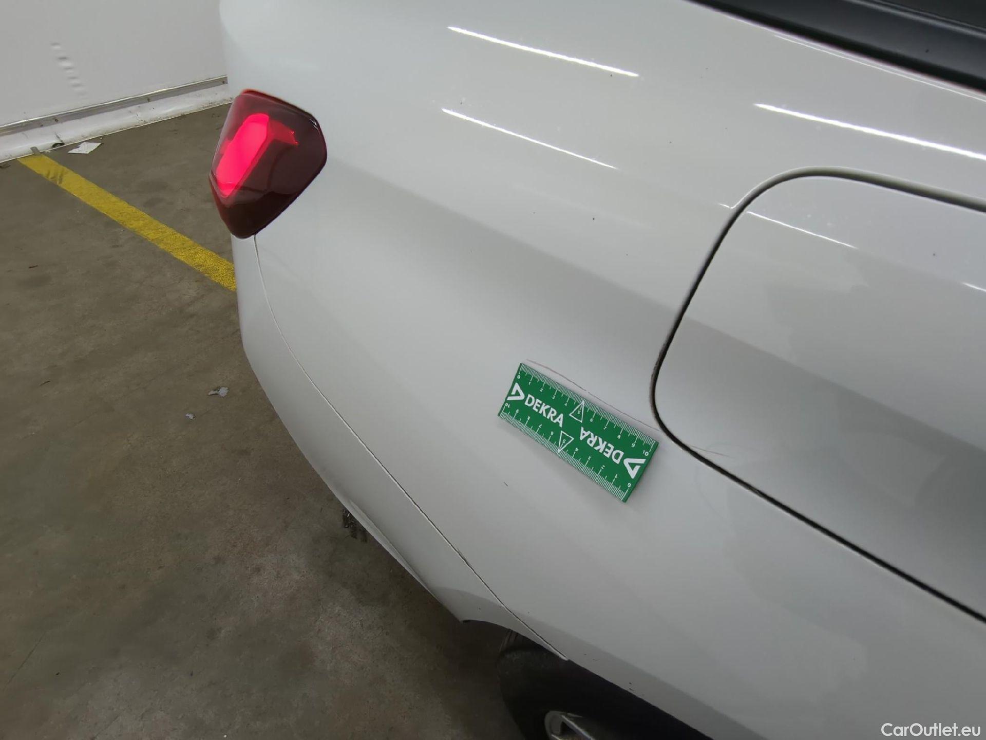  Bmw  Serie 3 BMW Série 3 Touring / 2018 / 5P / Break 318d 150ch Lounge BVA8 #13