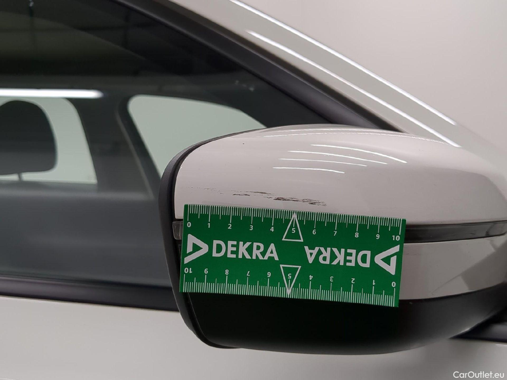  Bmw  Serie 3 BMW Série 3 Touring / 2018 / 5P / Break 318d 150ch Lounge BVA8 #20