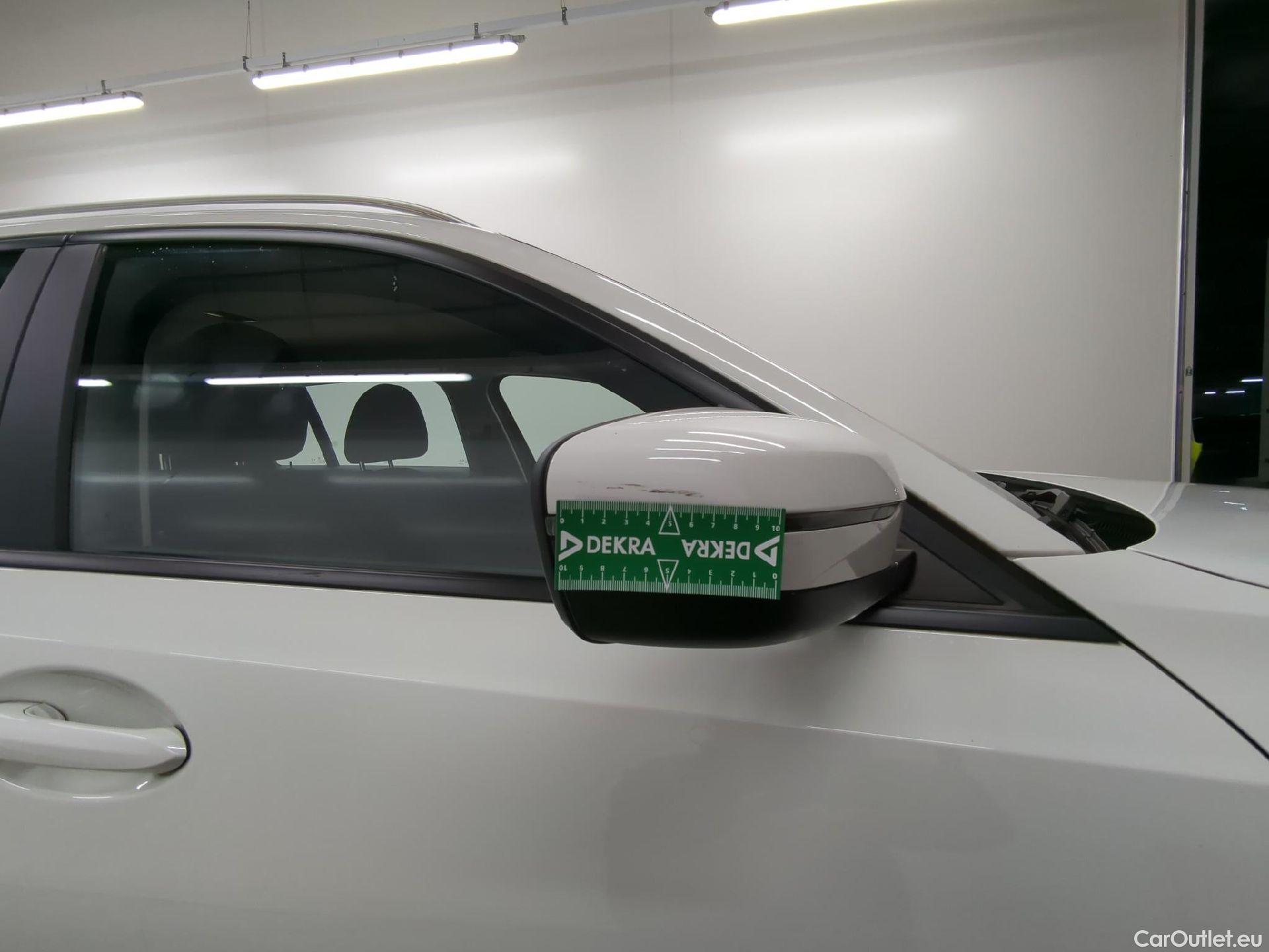  Bmw  Serie 3 BMW Série 3 Touring / 2018 / 5P / Break 318d 150ch Lounge BVA8 #19