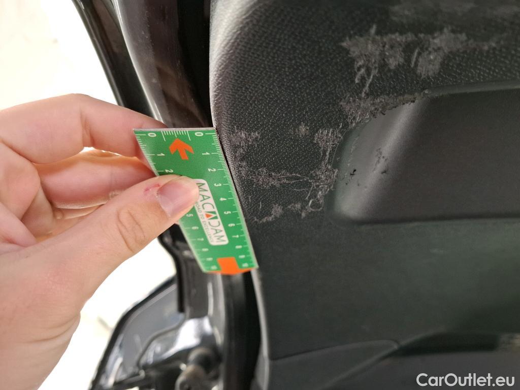  Citroen  C4  Berline Shine 1.5 BlueHDI 130CV BVA8 6E #17