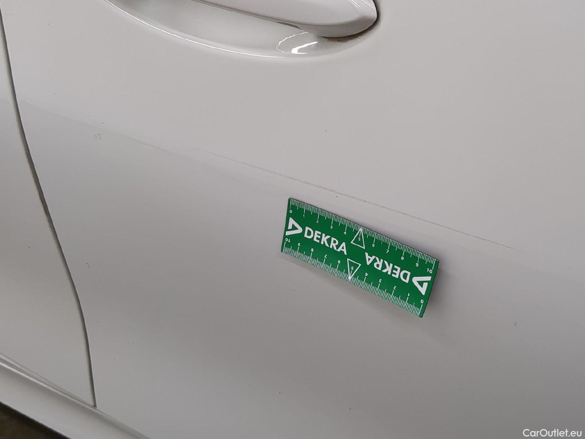  Bmw  Serie 3 BMW Série 3 Touring / 2018 / 5P / Break 318d 150ch Lounge BVA8 #18