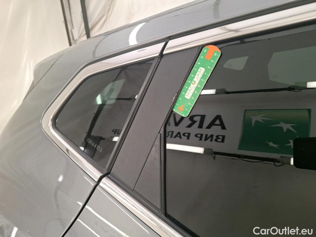  Nissan  Qashqai NISSAN  / 2017 / 5P / Crossover 1.3 DIG-T 160 DCT Business Edition #25