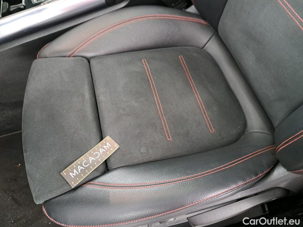  Mercedes  GLA MERCEDES-BENZ  / 2020 / 5P / SUV 2.0  220D AMG LINE 4MATIC DCT #30