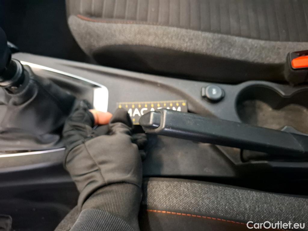  Peugeot  2008  Active Pack 1.5 HDi 110CV BVM6 E6d #17