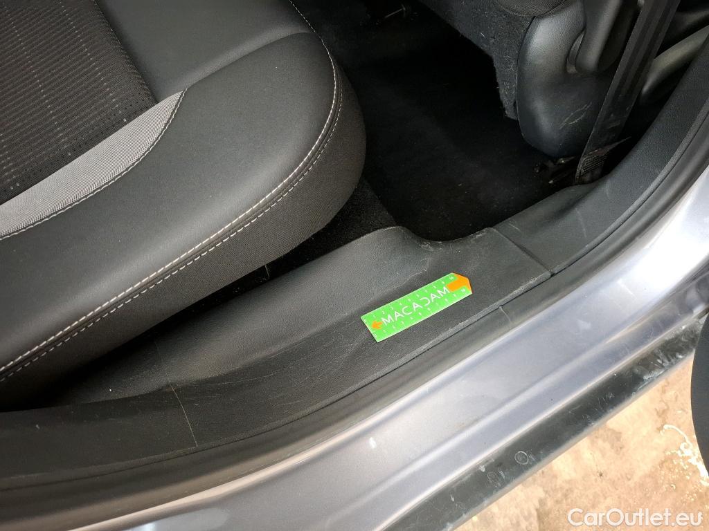  Peugeot  2008  Allure Business 1.2 PureTech 110CV BVM5 E6 #59