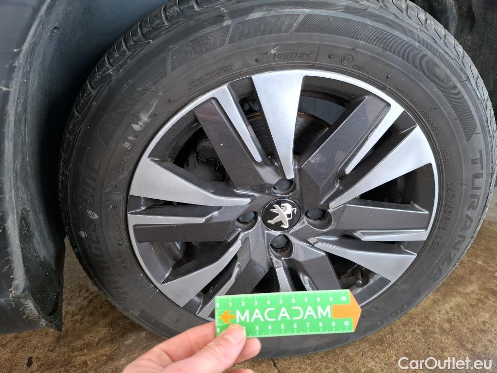  Peugeot  2008  Allure Business 1.2 PureTech 110CV BVM5 E6 #22