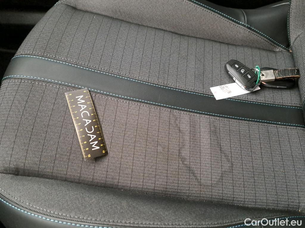  Peugeot  2008  Allure Pack 1.5 HDi 110CV BVM6 E6d #15