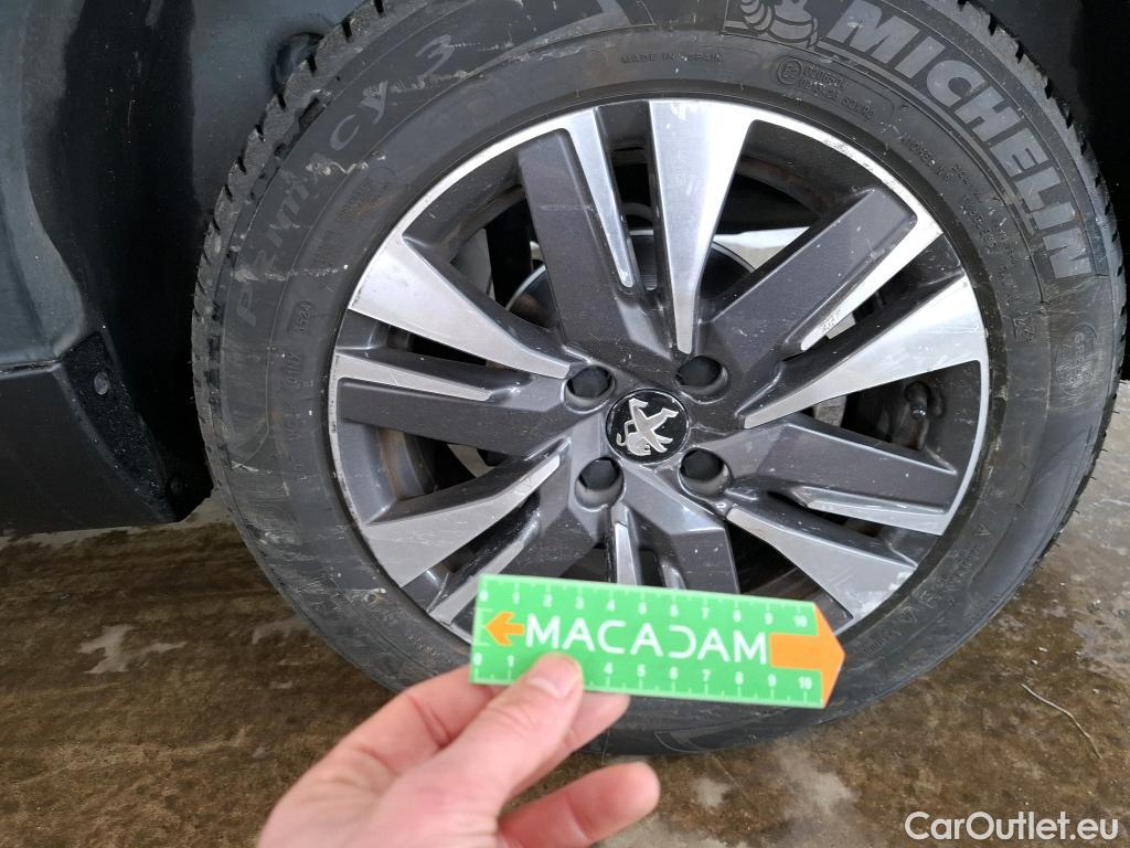  Peugeot  2008  Allure Business 1.2 PureTech 110CV BVM5 E6 #32