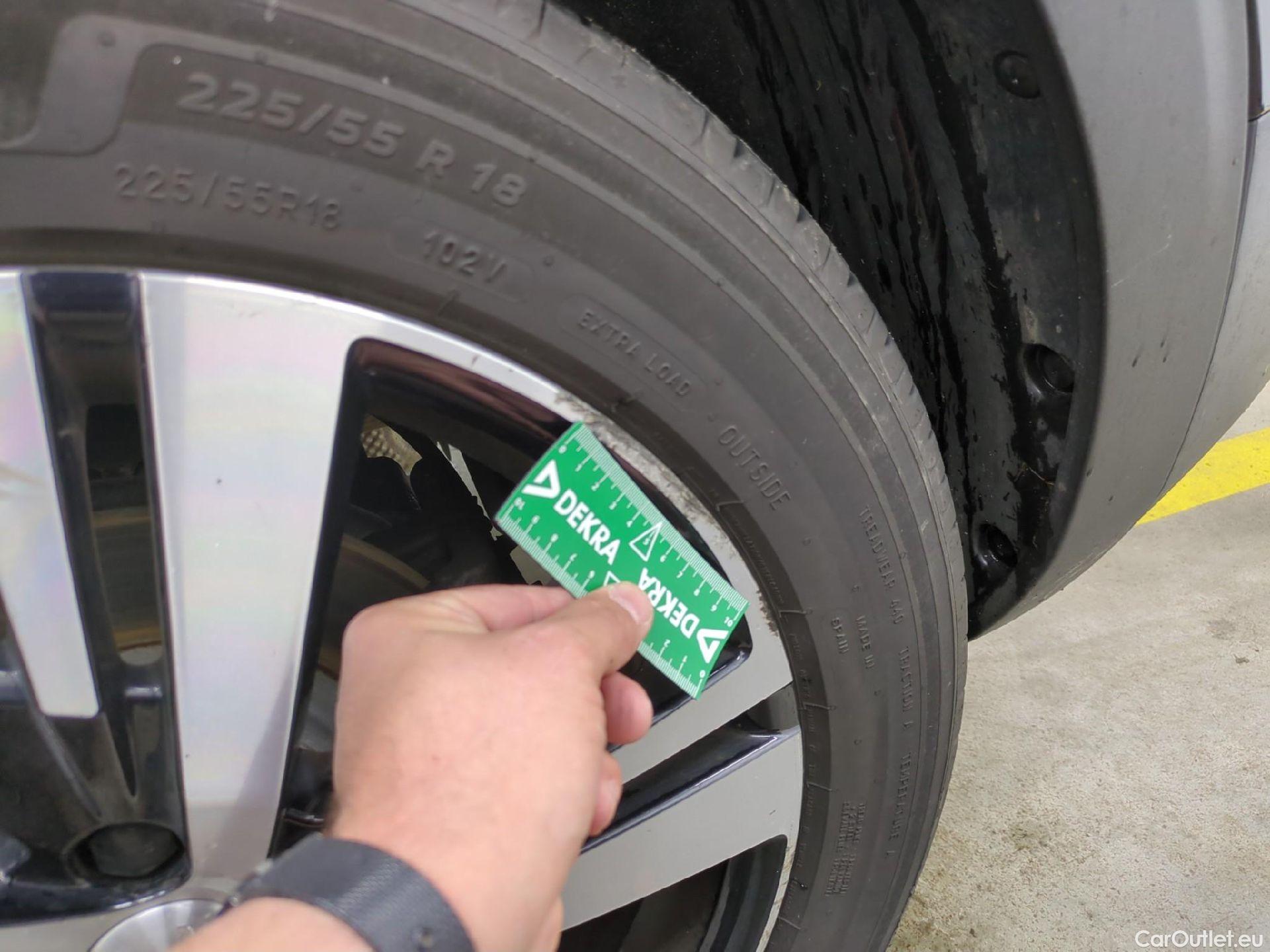  Peugeot  5008  Allure Business 1.5 HDi 130CV BVA8 7 Sieges E6dT #38