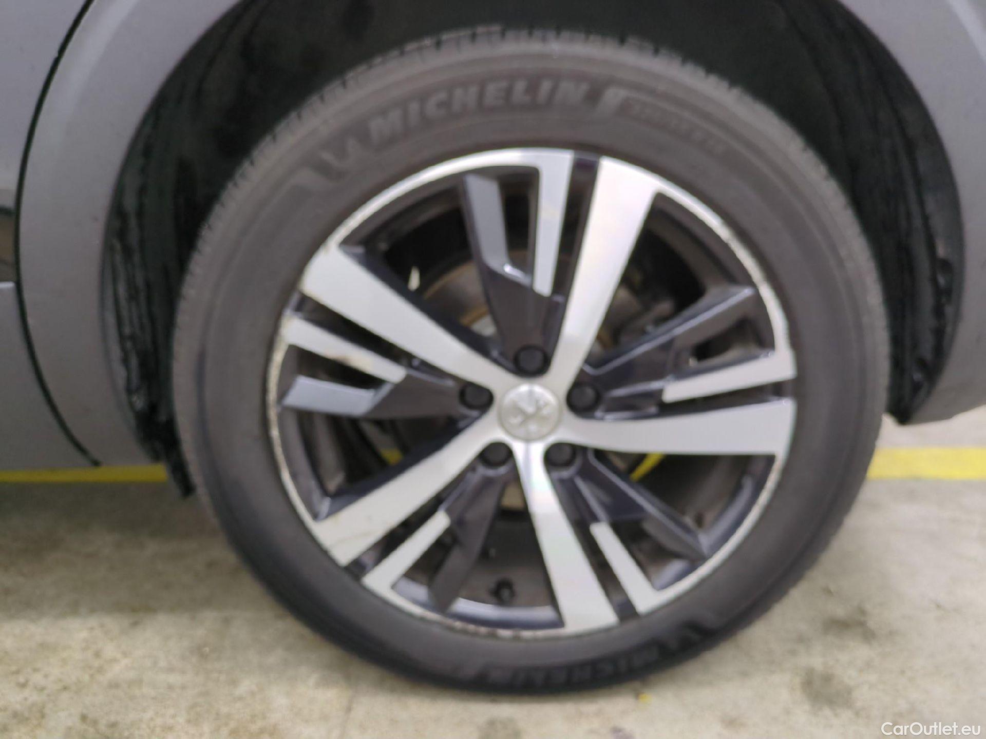  Peugeot  5008  Allure Business 1.5 HDi 130CV BVA8 7 Sieges E6dT #37