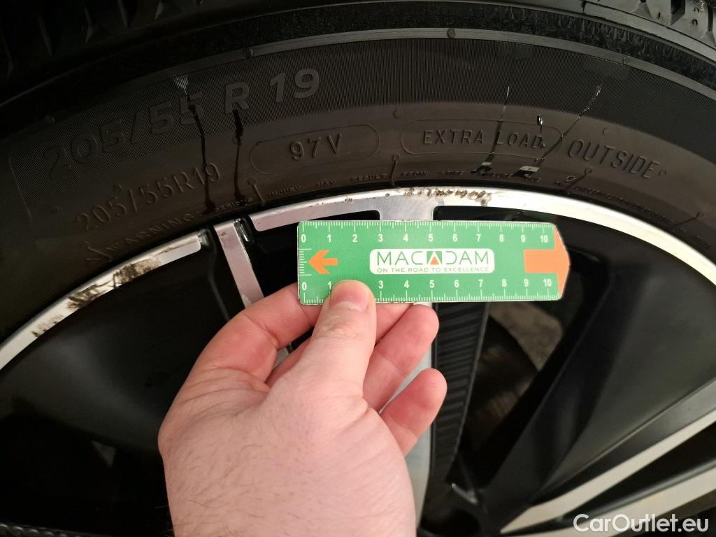  Peugeot  5008 PEUGEOT  / 2020 / 5P / SUV BlueHDi 130 S&S EAT8 GT Pack #16