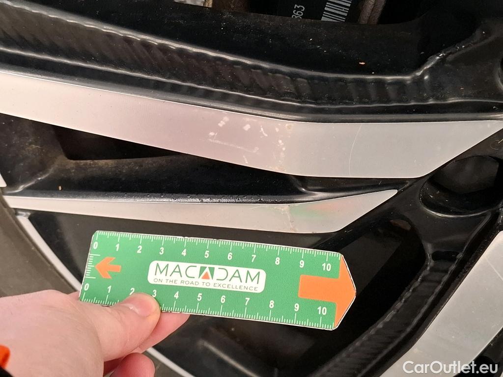  Peugeot  5008 PEUGEOT  / 2020 / 5P / SUV BlueHDi 130 S&S EAT8 GT Pack #29