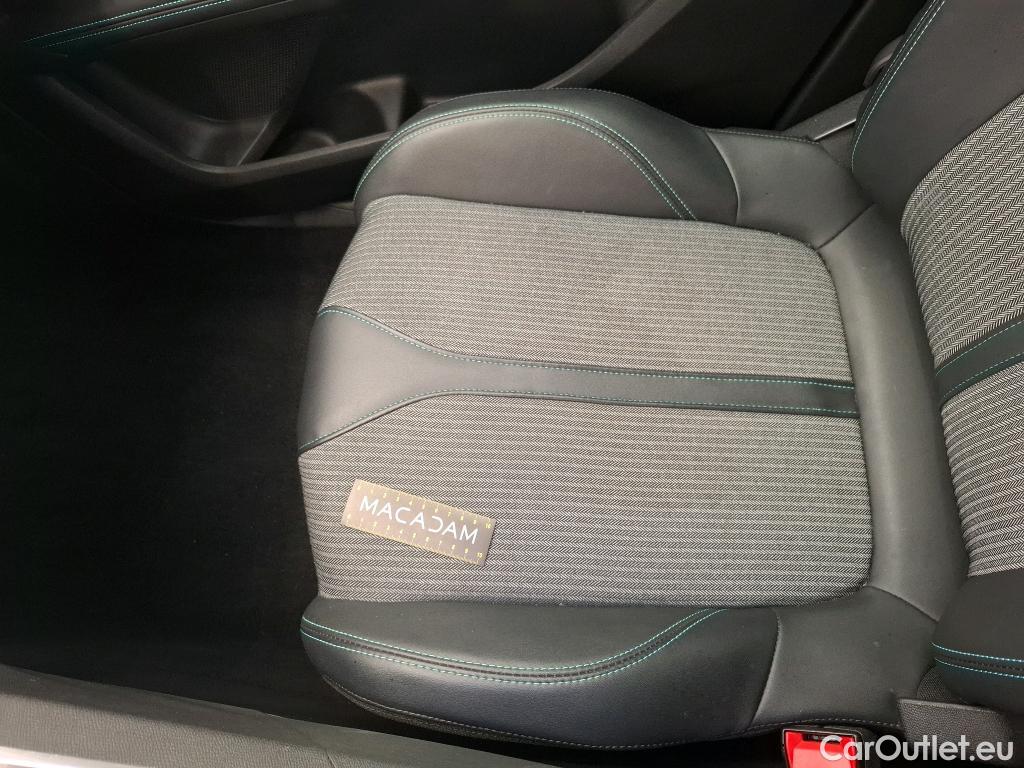  Peugeot  5008  Allure Pack 1.5 HDi 130CV BVA8 7 Sieges E6d #21