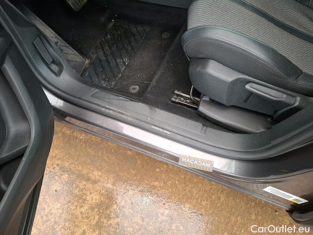  Peugeot  5008  Allure Pack 1.5 HDi 130CV BVA8 7 Sieges E6d #13