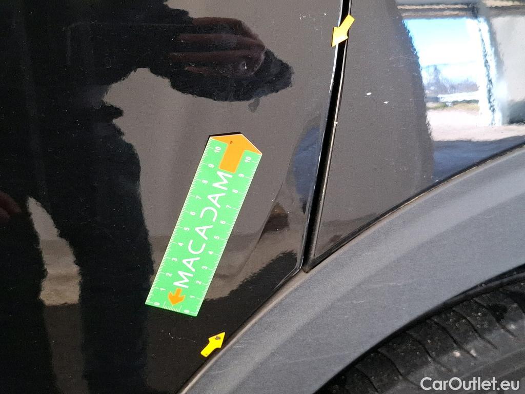  Peugeot  5008  Allure Pack 1.5 HDi 130CV BVA8 7 Sieges E6d #9