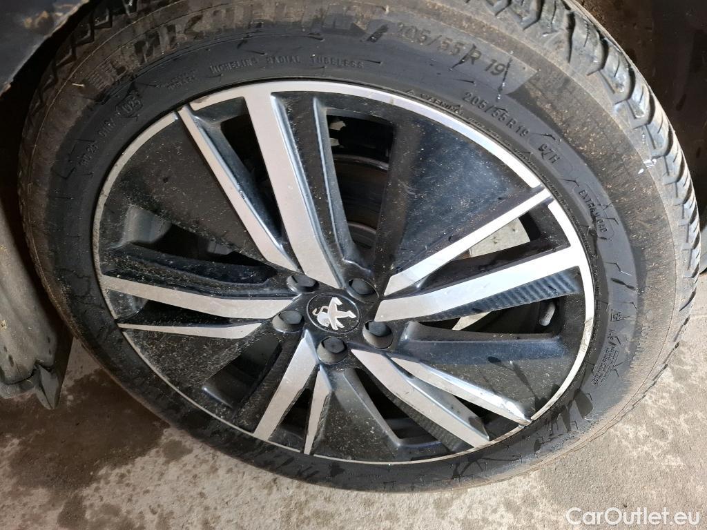  Peugeot  5008 PEUGEOT  / 2020 / 5P / SUV BlueHDi 180 S&S EAT8 GT Pack #19