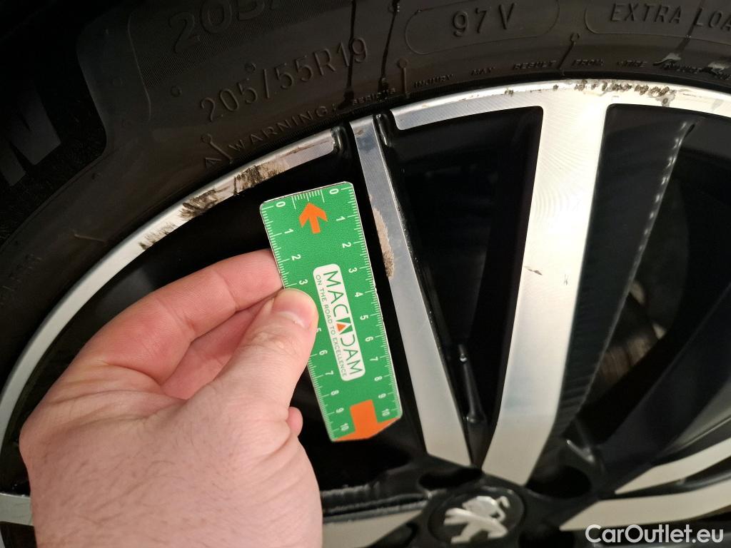  Peugeot  5008 PEUGEOT  / 2020 / 5P / SUV BlueHDi 130 S&S EAT8 GT Pack #15