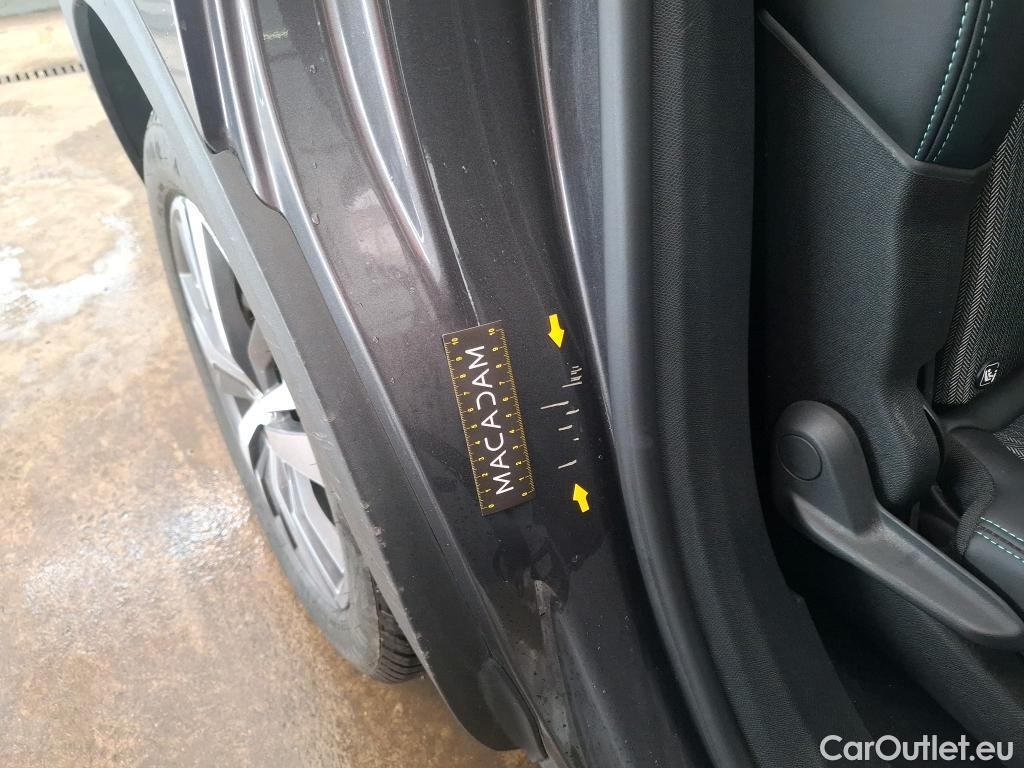  Peugeot  5008  Allure Pack 1.5 HDi 130CV BVA8 7 Sieges E6d #4