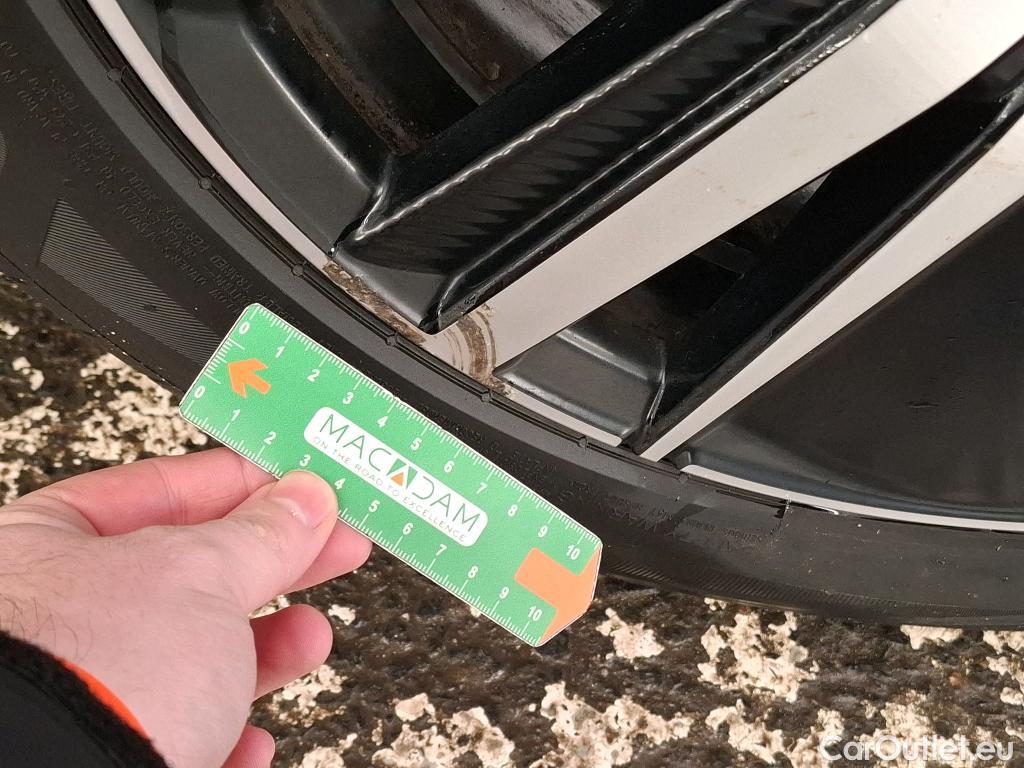  Peugeot  5008 PEUGEOT  / 2020 / 5P / SUV BlueHDi 130 S&S EAT8 GT Pack #24