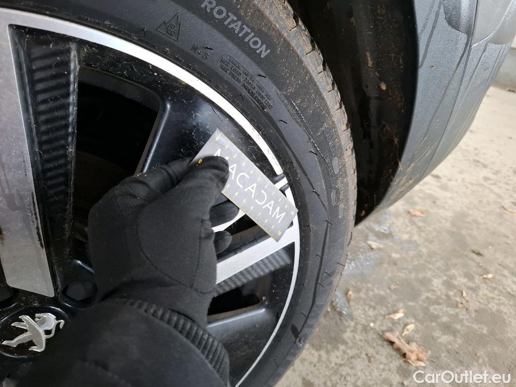  Peugeot  5008 PEUGEOT  / 2020 / 5P / SUV BlueHDi 180 S&S EAT8 GT Pack #17