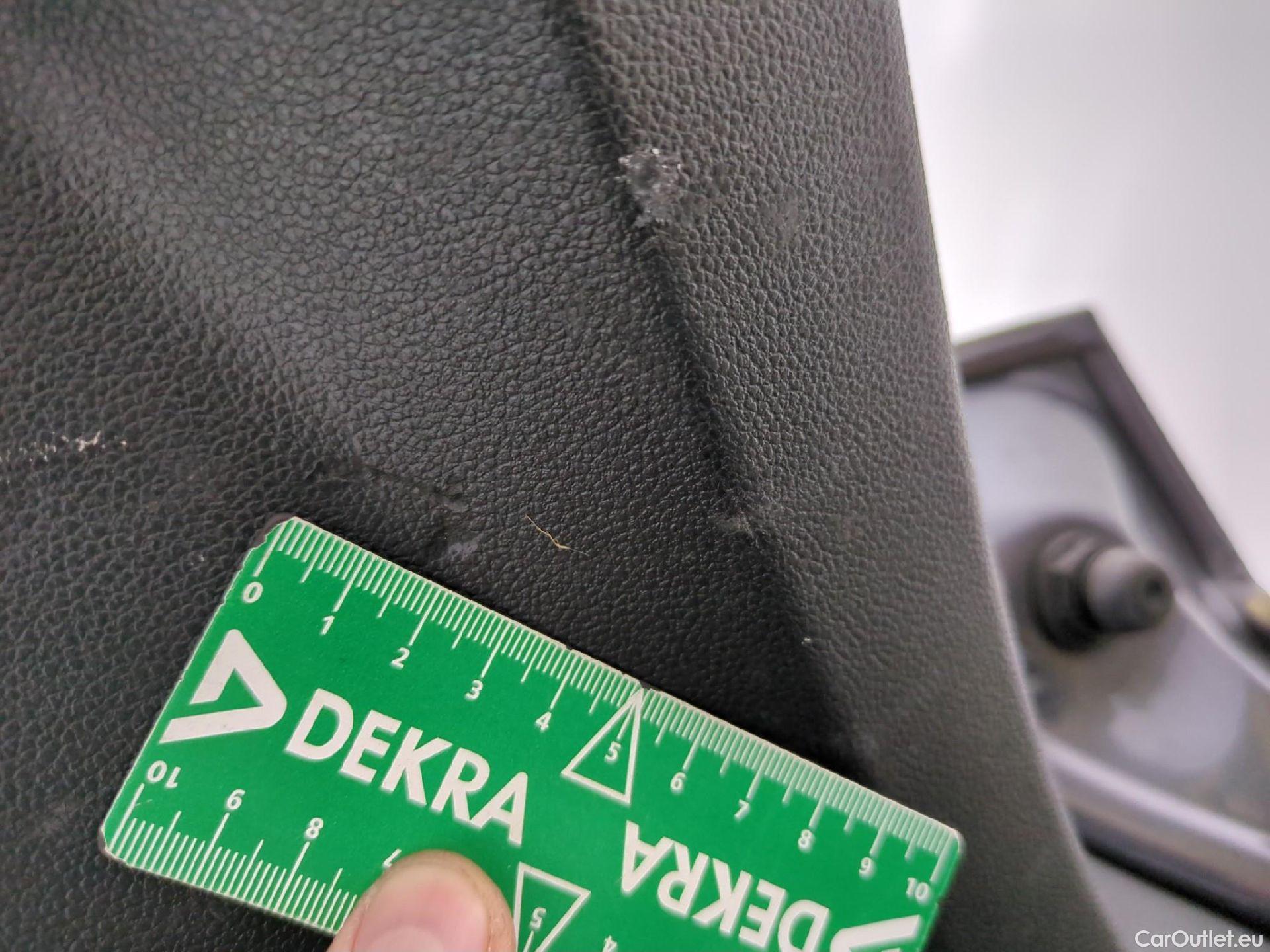  Volkswagen  T-CROSS VOLKSWAGEN  / 2018 / 5P / SUV 1.0 TSI 110ch DSG Carat #9